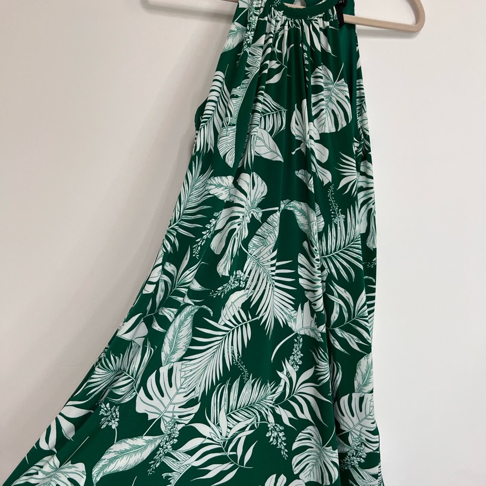 Tahari Green and White Patterned Dress Size S with Pockets